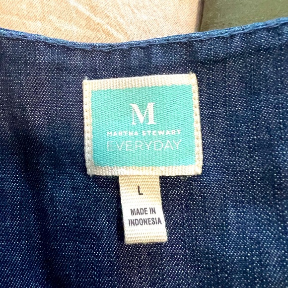 Top - Picture 3 of 3